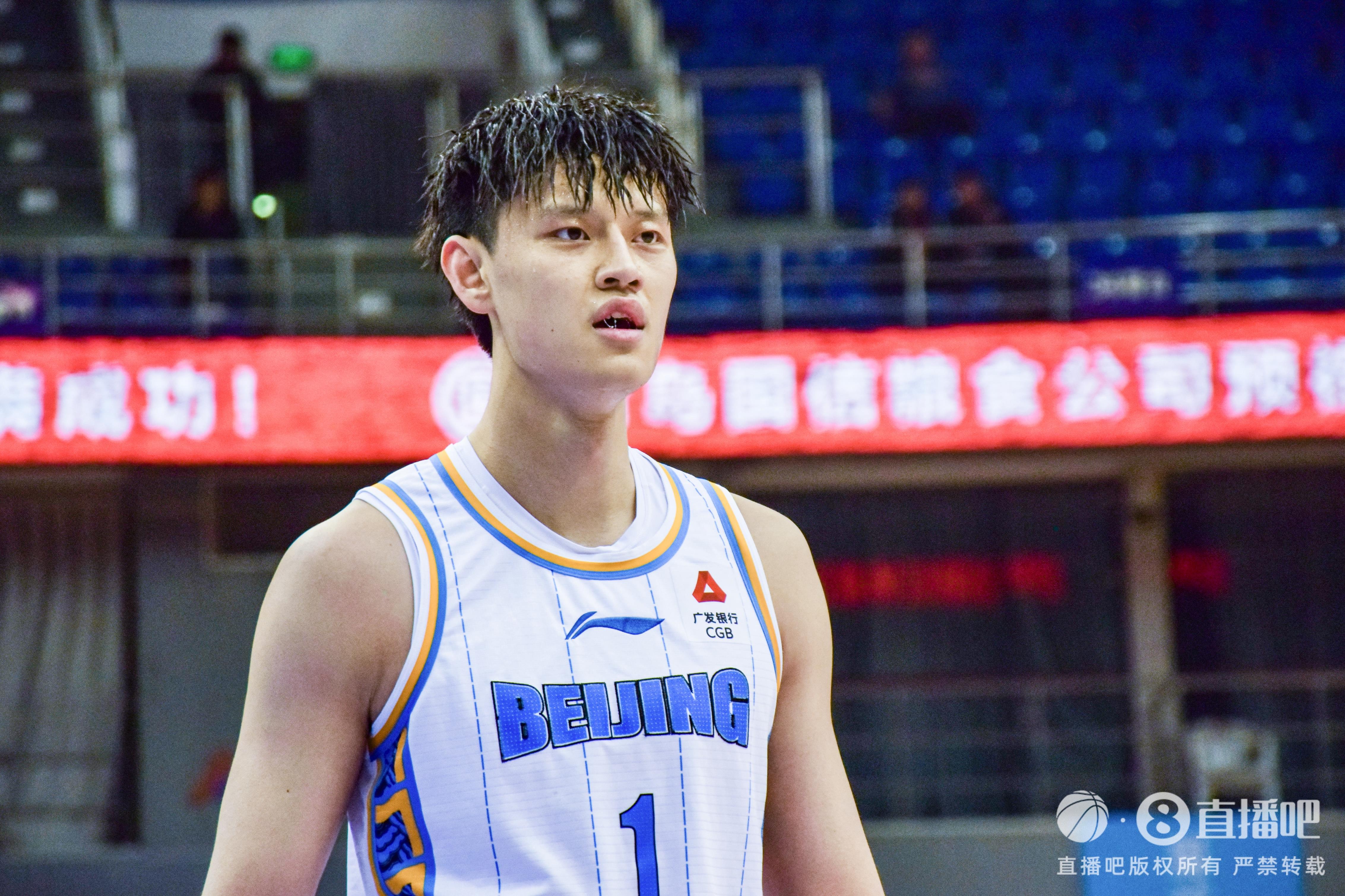 7次大帽相當(dāng)炸裂！曾凡博替補砍16分7板7帽 大帽絕殺遼寧！