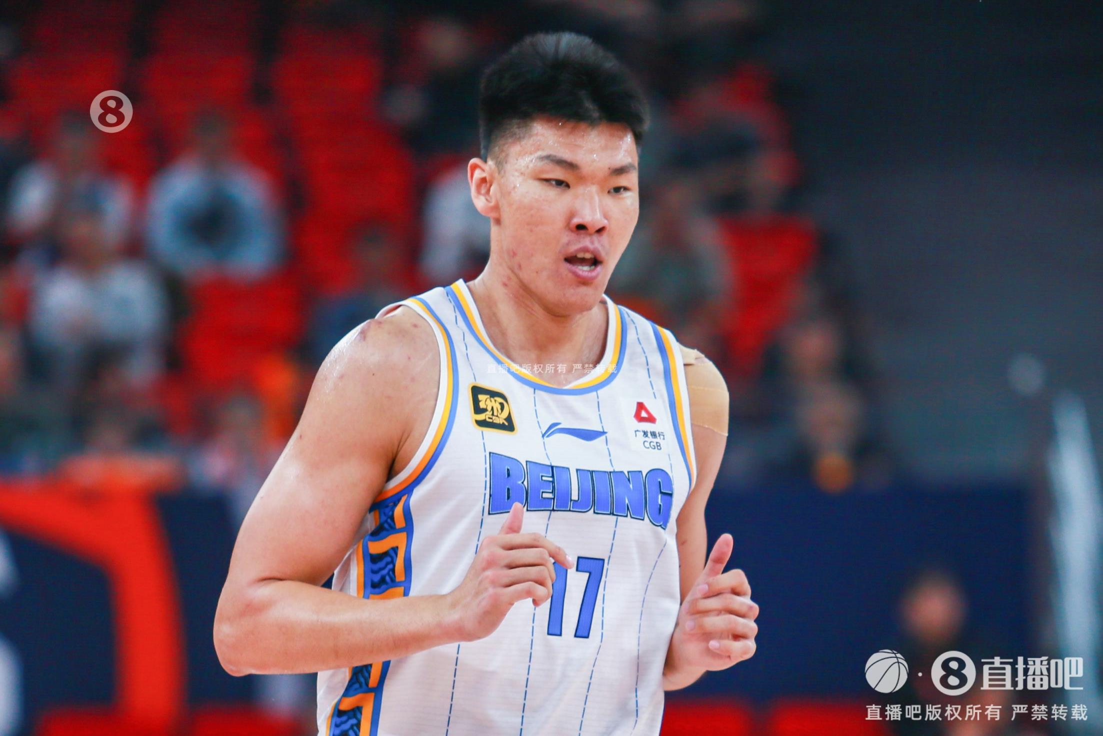 進(jìn)攻端把握機(jī)會不錯！范子銘10投7中貢獻(xiàn)16分3助攻